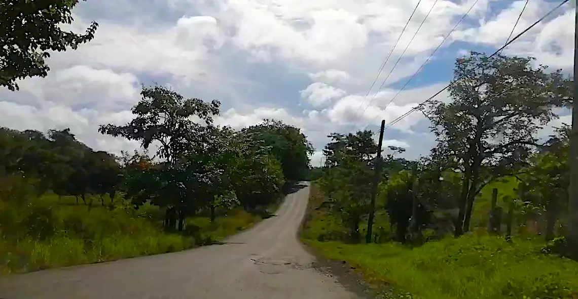 dirty road at lepanto costa rica